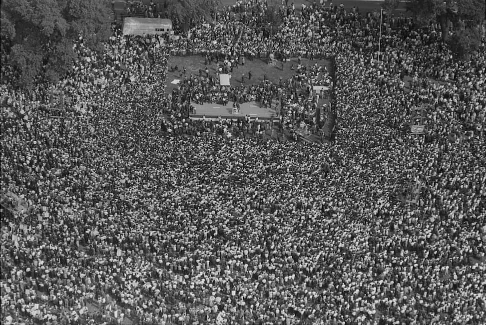 Image from nps.gov showing the crowd estimated to be around 250,000 people at the March on Washington on August 28, 1963. See Image Source for full resolution image.